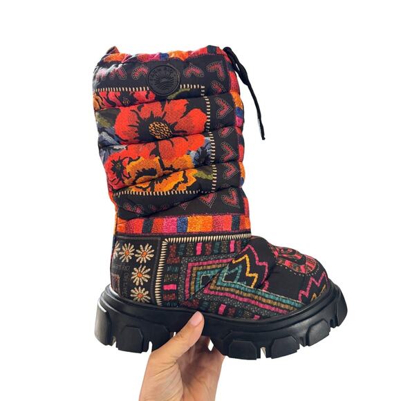 NEW Farm Rio Scarf Lug Sole Tall Puffer Moon Boots Platform Womens 7.5 $300 - Picture 2 of 8